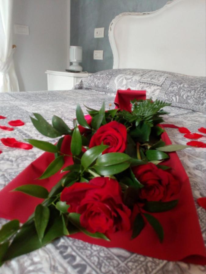 B&B Rosalu - Adults Only ซีร์มิโอเน ภายนอก รูปภาพ